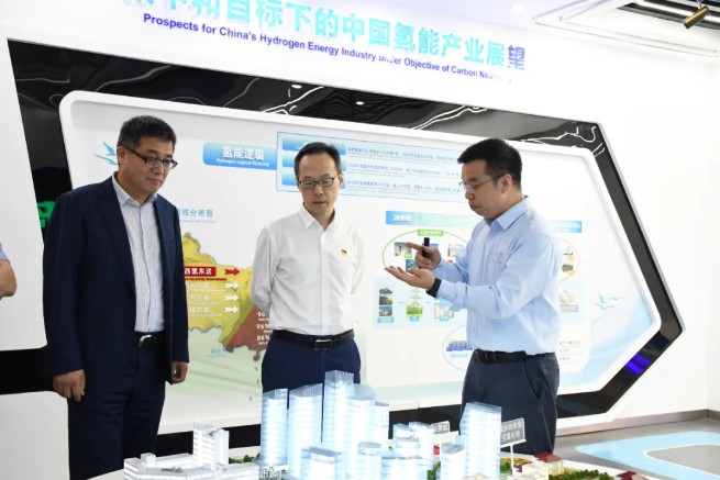 申能集團黨委委員、紀委書記陳振鵬率隊到氫晨科技調(diào)研